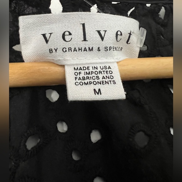 Velvet by Graham & Spencer black cotton eyelet blouse size medium - Picture 3 of 6